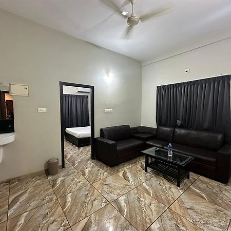 Zahir Residency Hotel Kondotty Exterior foto