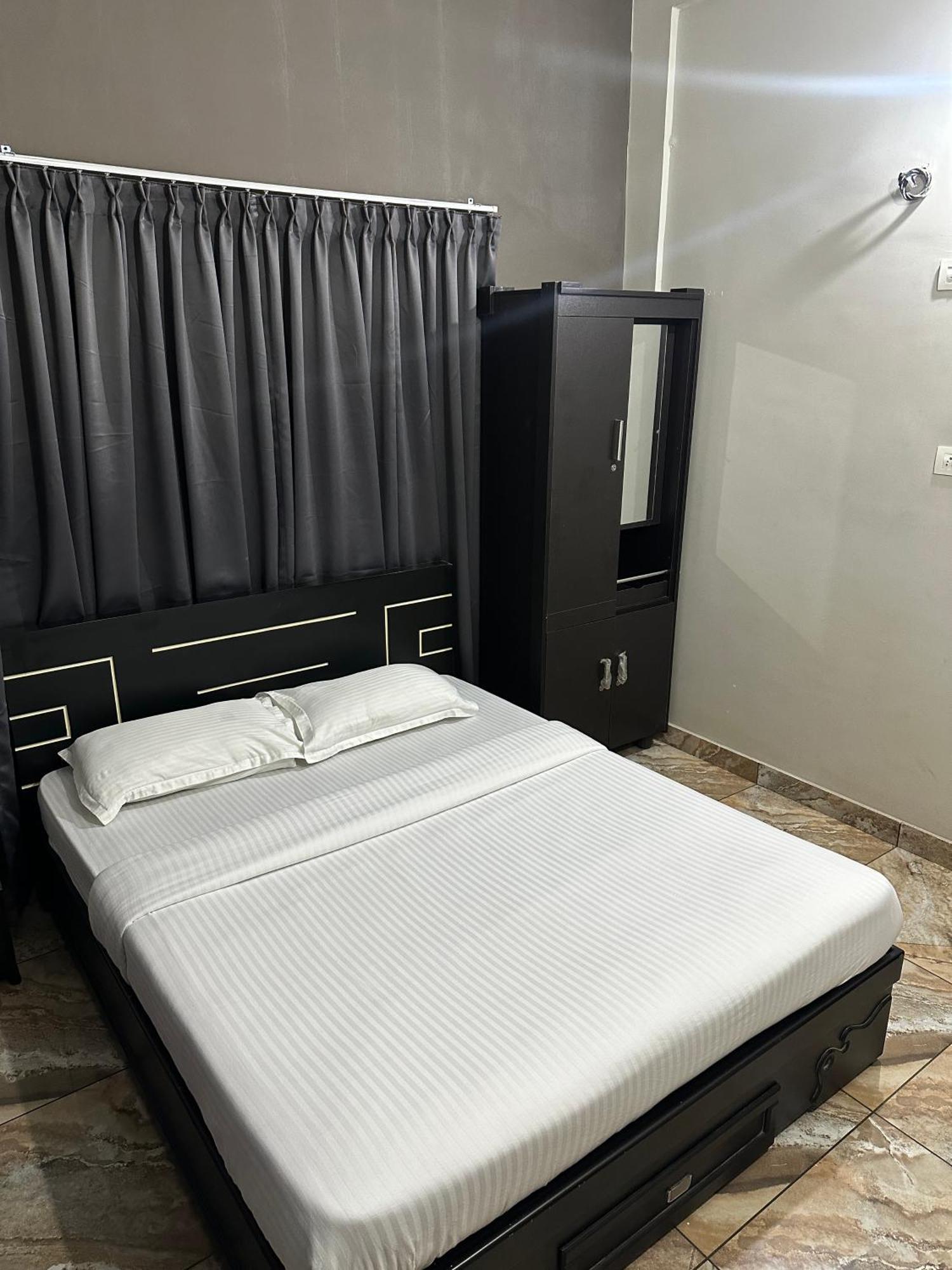 Zahir Residency Hotel Kondotty Exterior foto