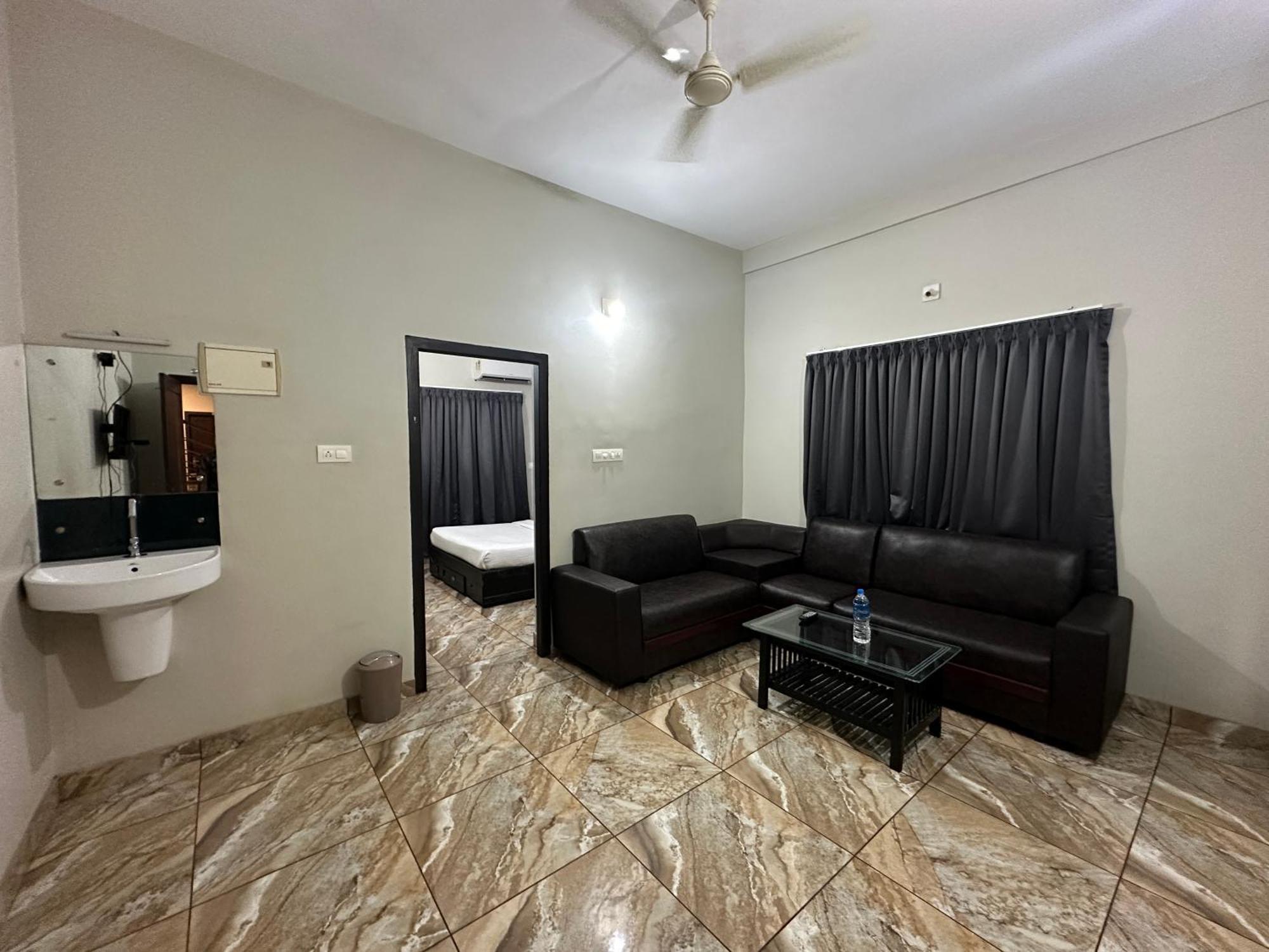 Zahir Residency Hotel Kondotty Exterior foto