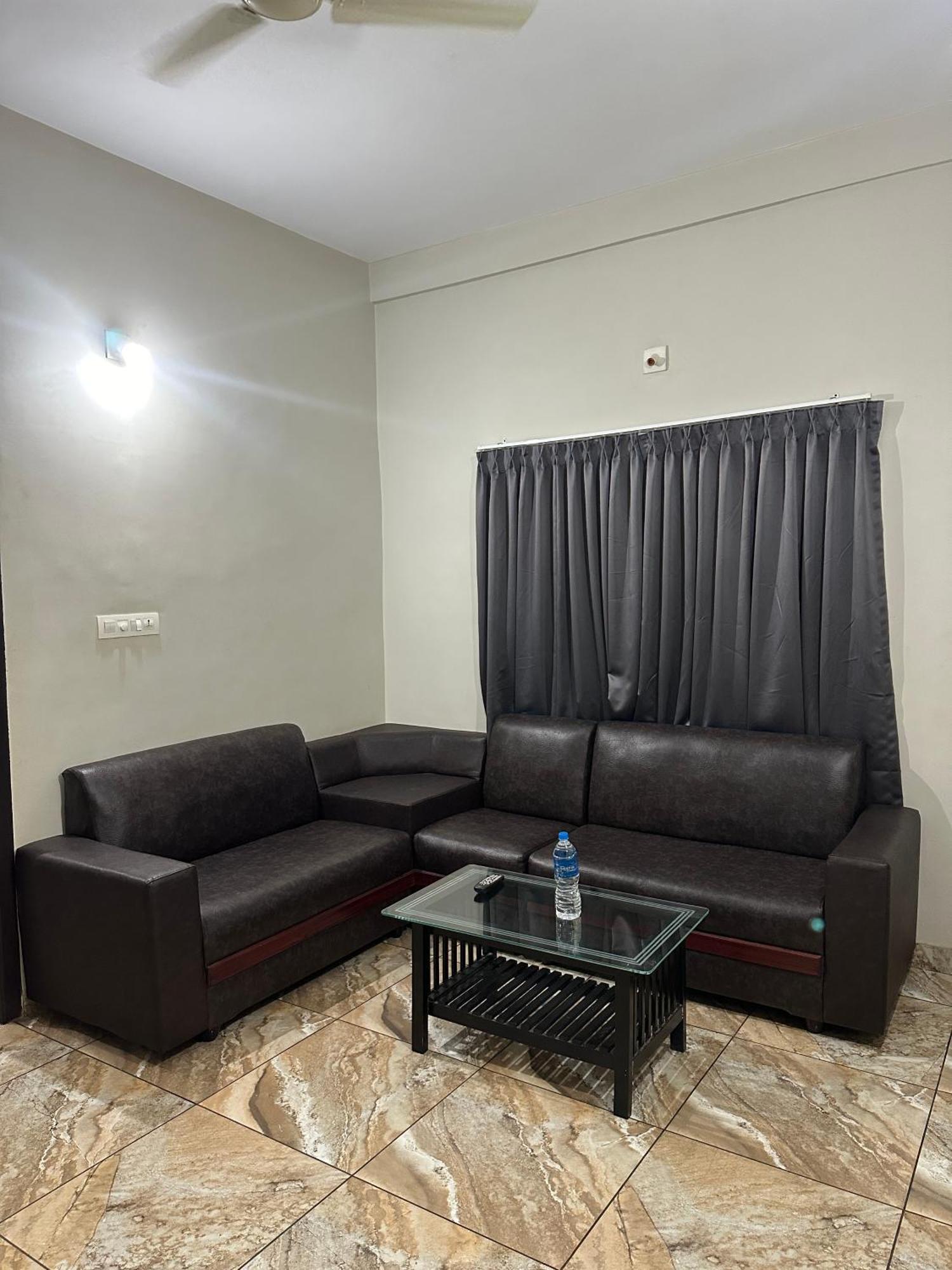 Zahir Residency Hotel Kondotty Exterior foto